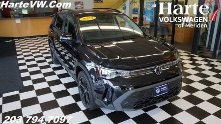 2025 Volkswagen Taos SE Black