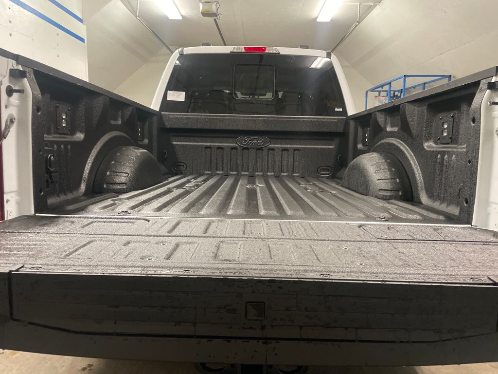 2025 Ford F-250 photo 7