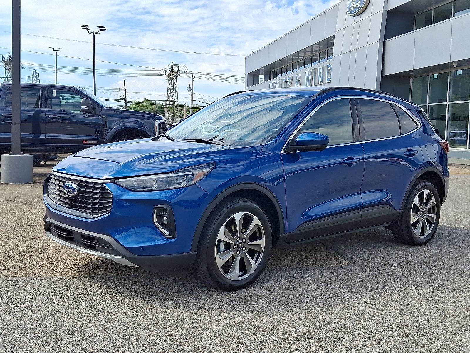 2023 Ford Escape Platinum photo 3