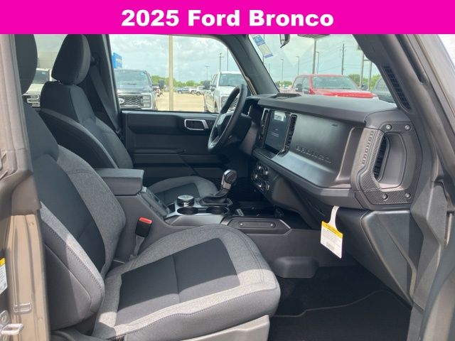 2025 Ford Bronco Big Bend photo 8
