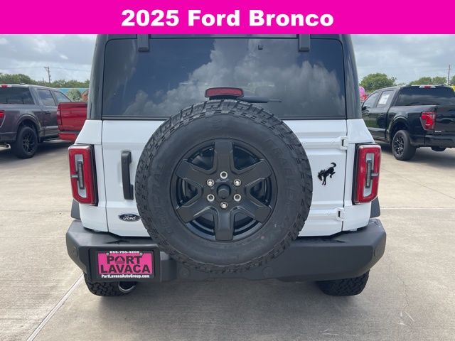 2025 Ford Bronco Outer Banks photo 6