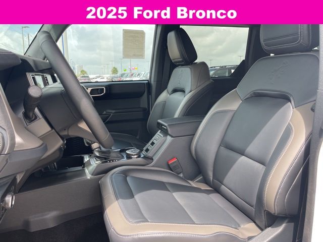 2025 Ford Bronco Outer Banks photo 10