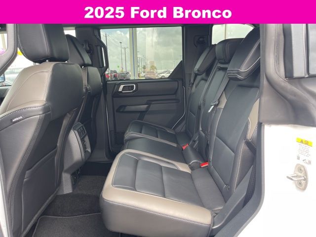 2025 Ford Bronco Outer Banks photo 15