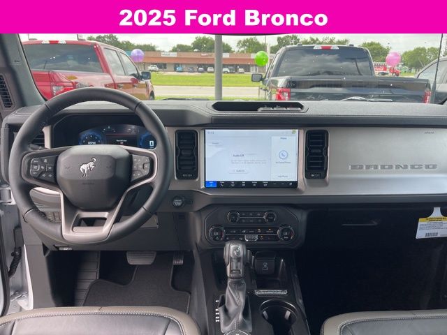 2025 Ford Bronco Outer Banks photo 16