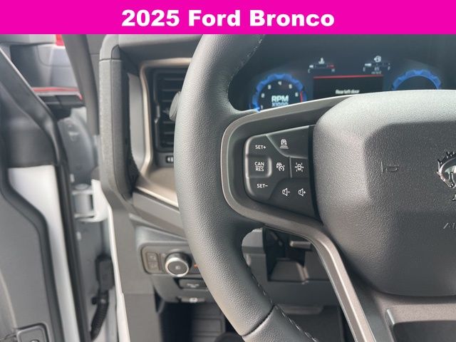 2025 Ford Bronco Outer Banks photo 20