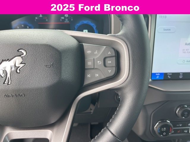 2025 Ford Bronco Outer Banks photo 21