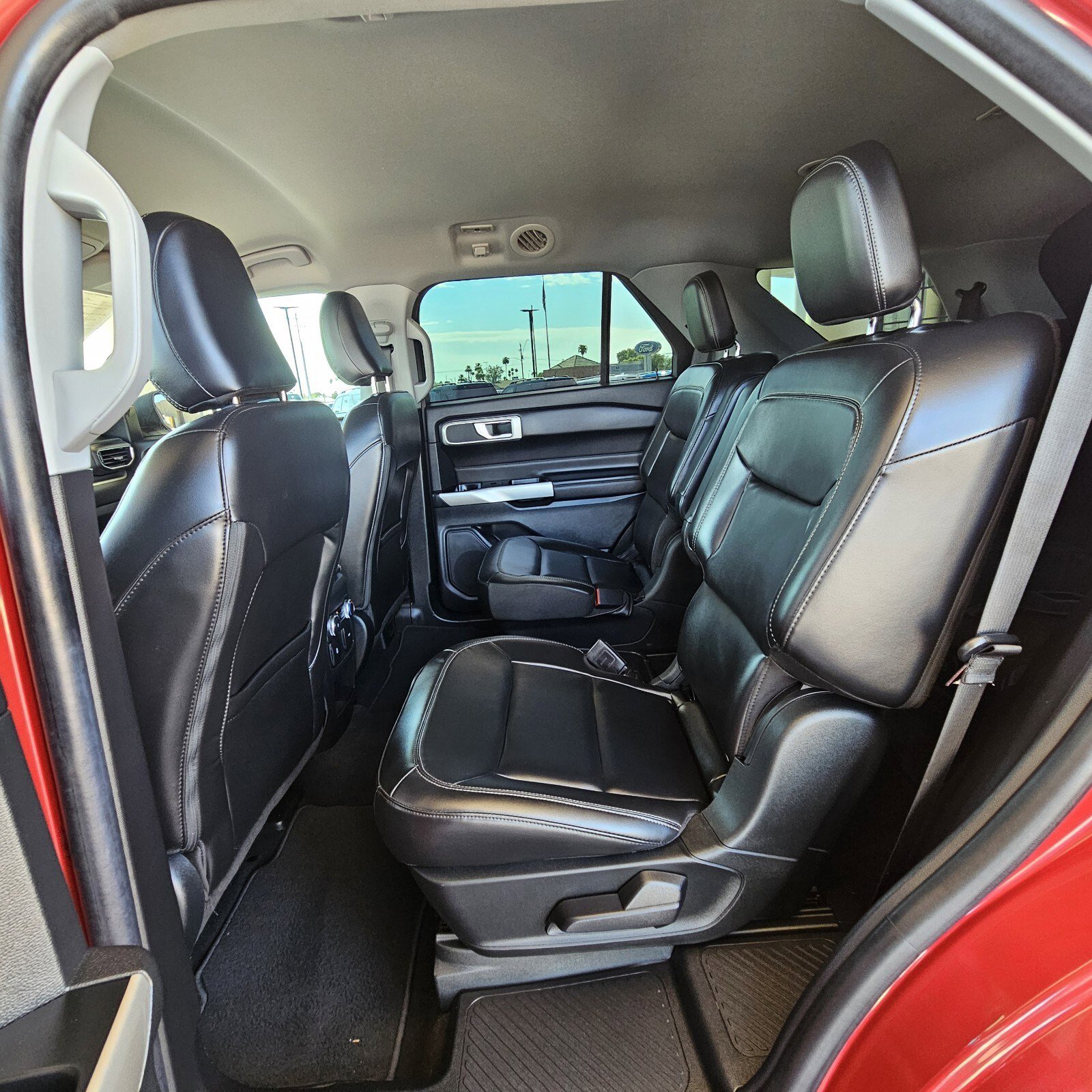 2021 Ford Explorer XLT photo 11