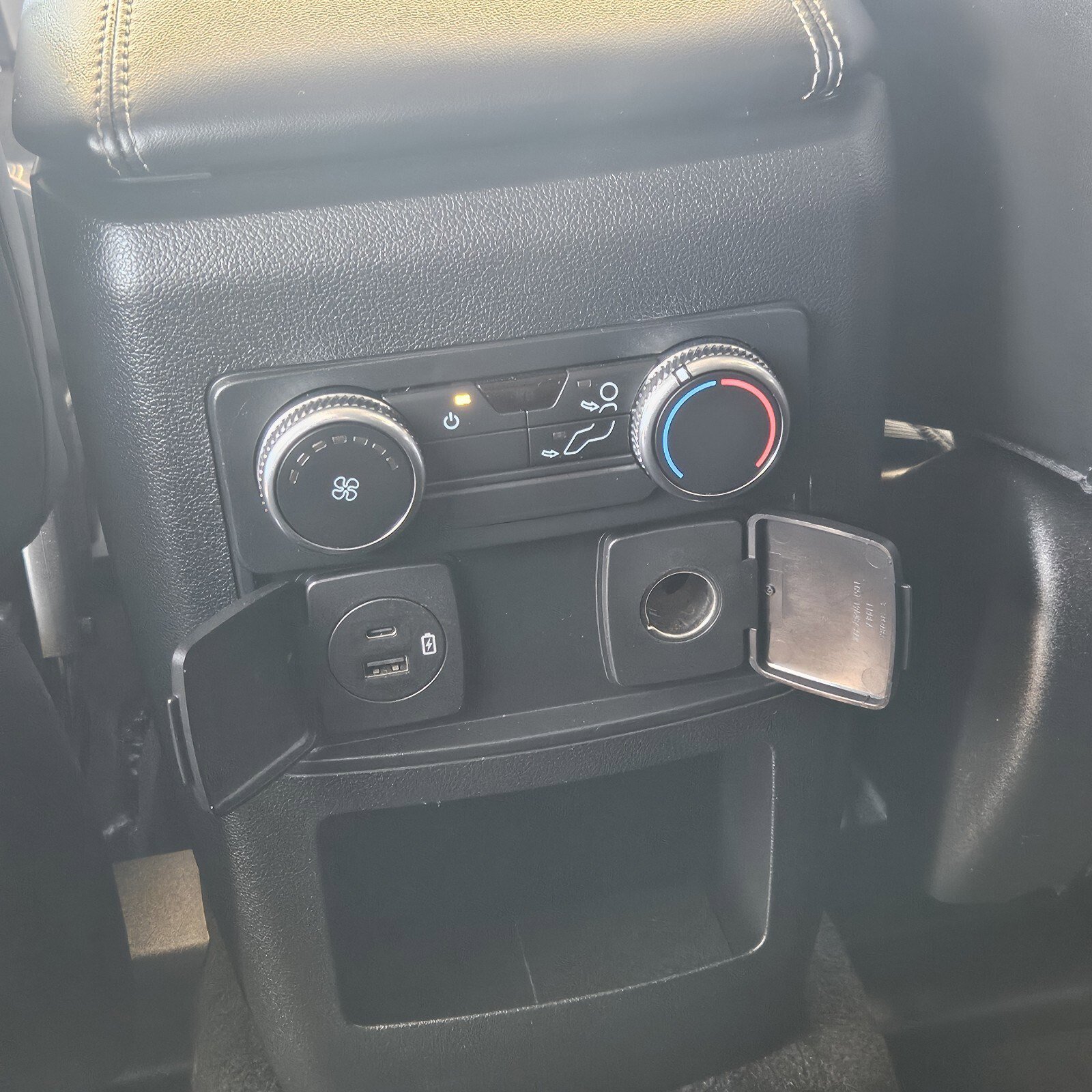 2021 Ford Explorer XLT photo 13