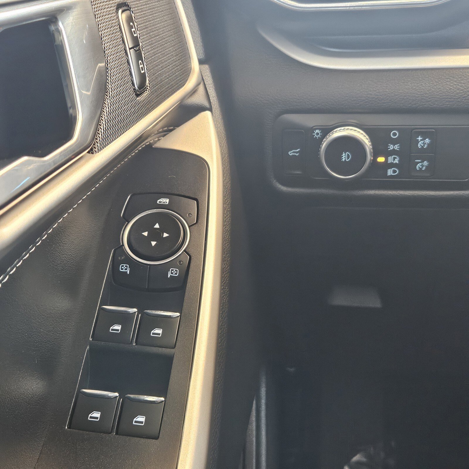 2021 Ford Explorer XLT photo 20