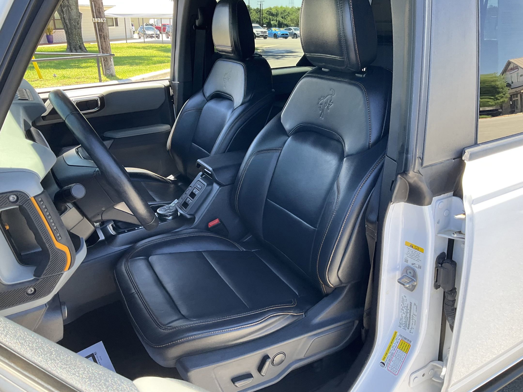 2025 Ford Bronco Badlands photo 8