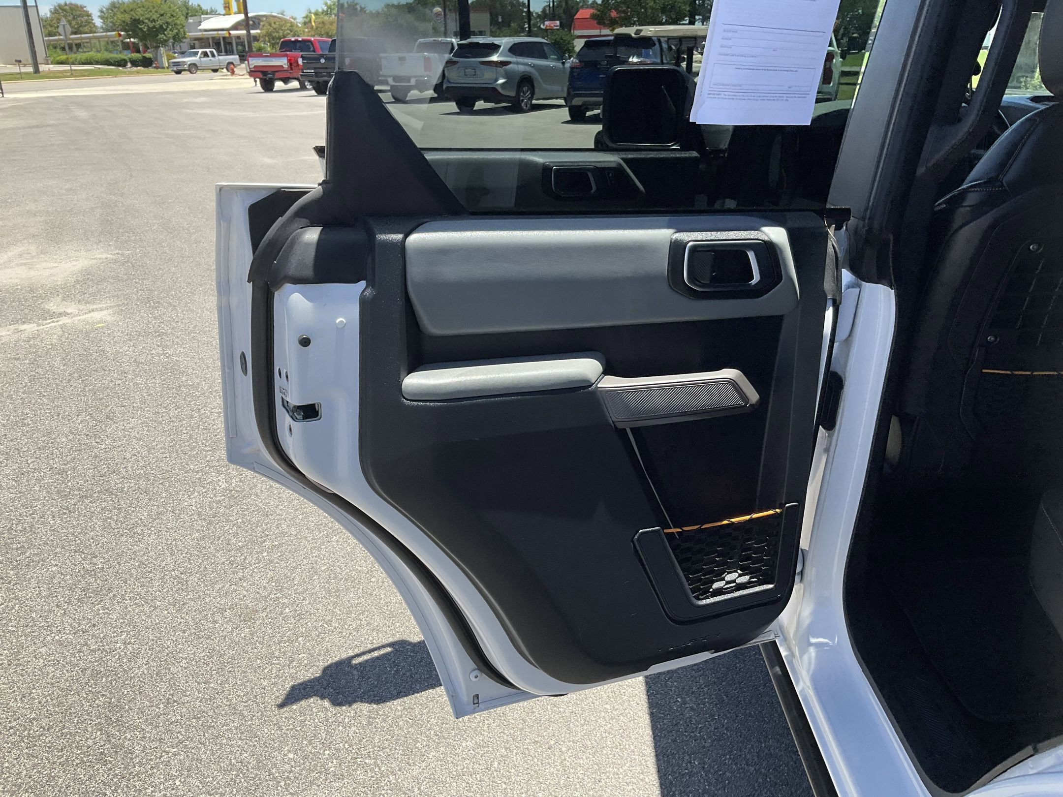 2025 Ford Bronco Badlands photo 12