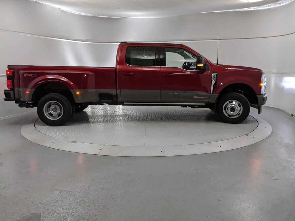 2026 Ford F-350 King Ranch photo 2