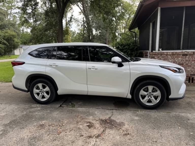 2022 Toyota Highlander Hybrid LE