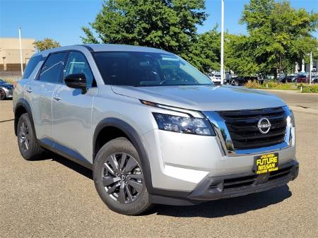 2025 Nissan Pathfinder S