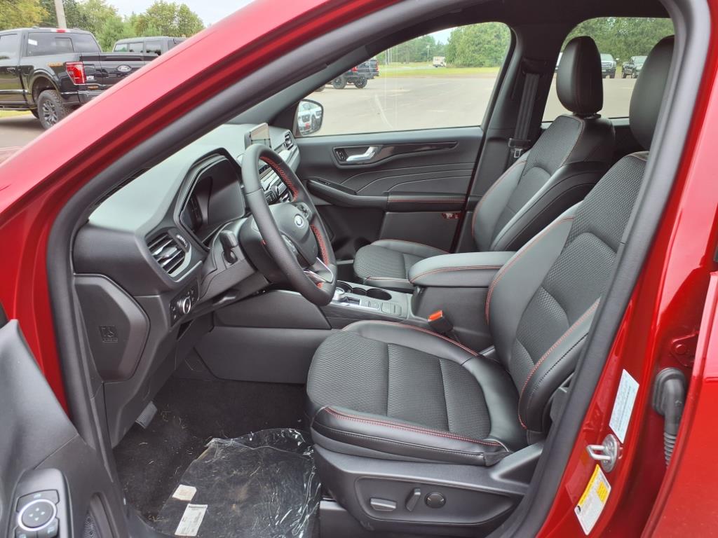 2025 Ford Escape Hybrid ST-Line Select photo 5