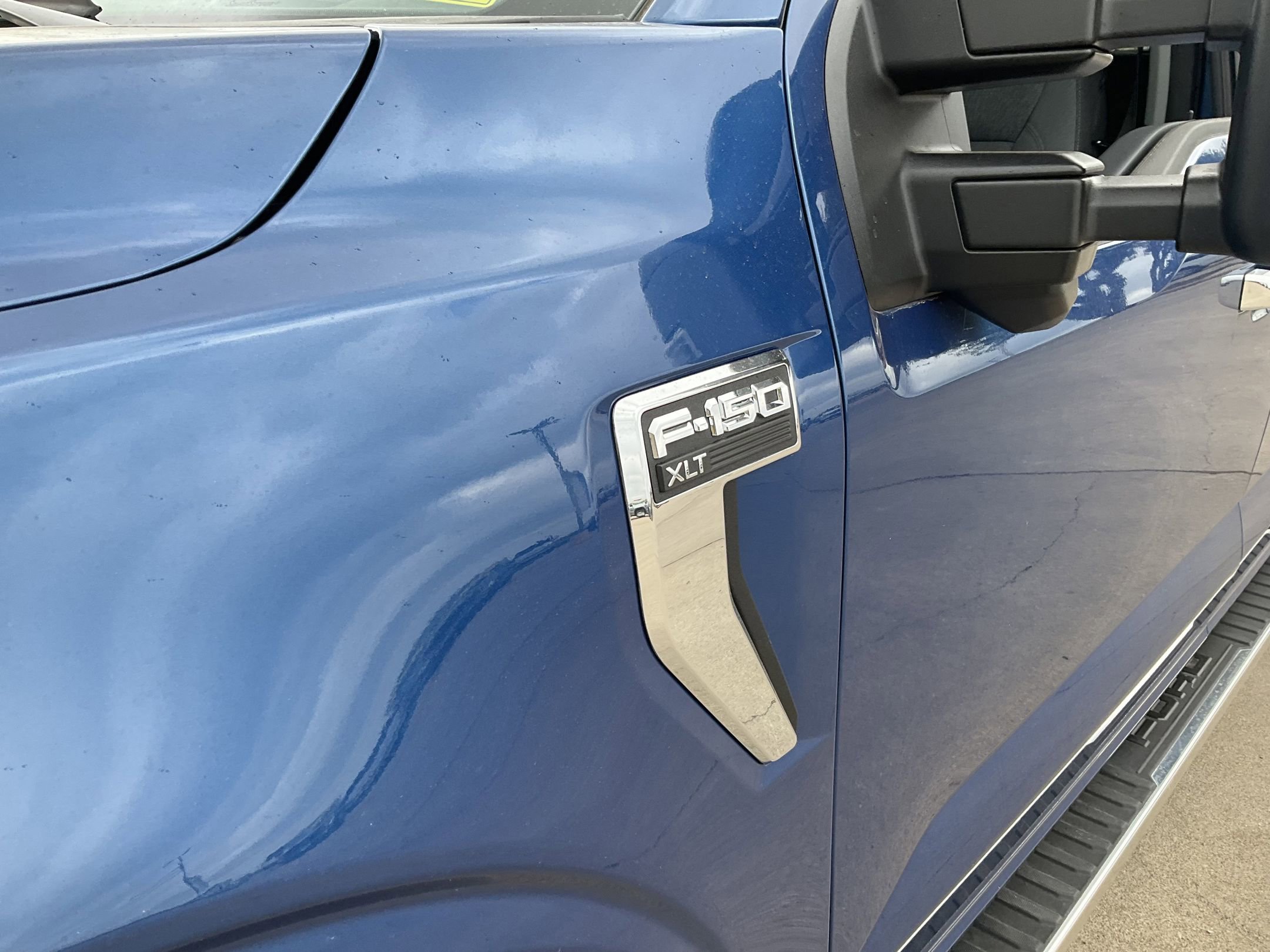 2025 Ford F-150 XLT photo 3