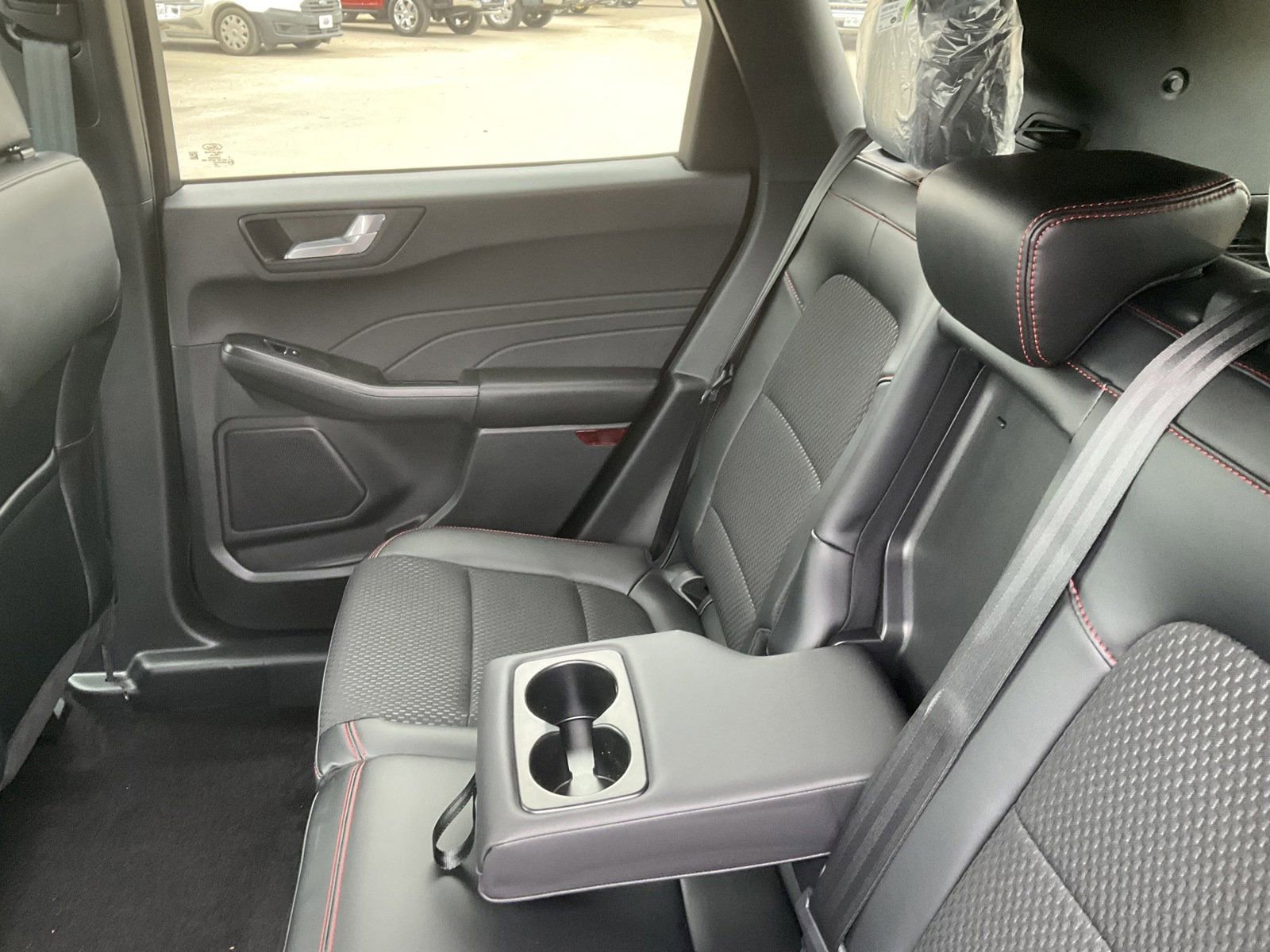 2025 Ford Escape ST-Line photo 3
