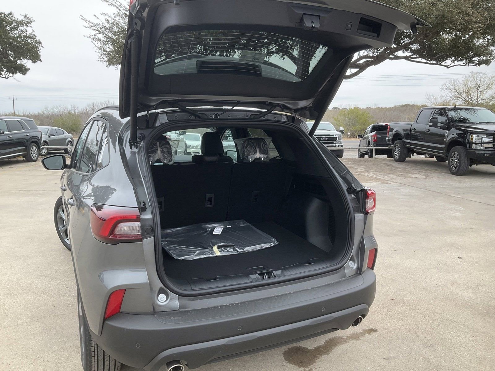 2025 Ford Escape ST-Line photo 9