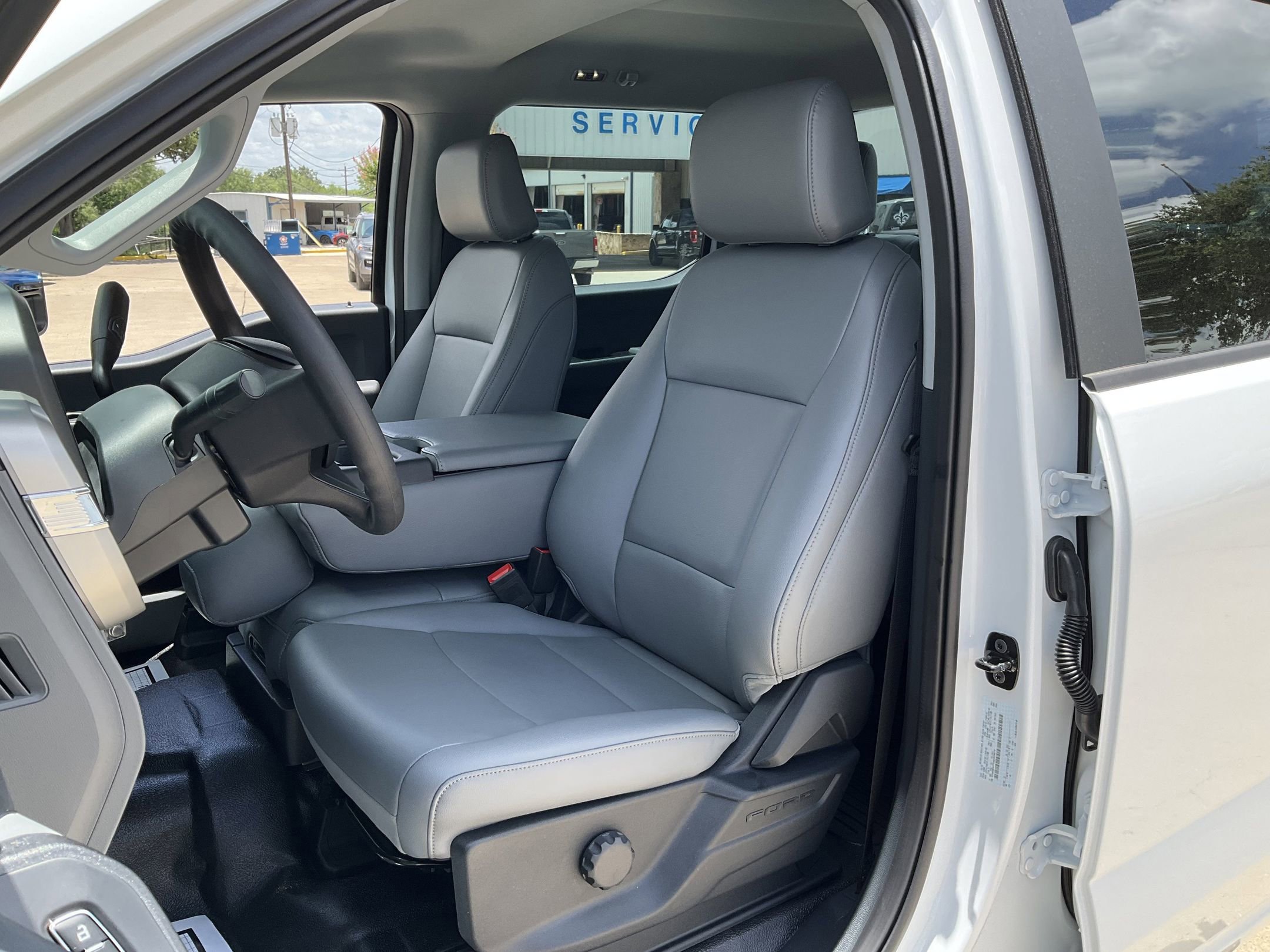 2025 Ford F-350 XL photo 6