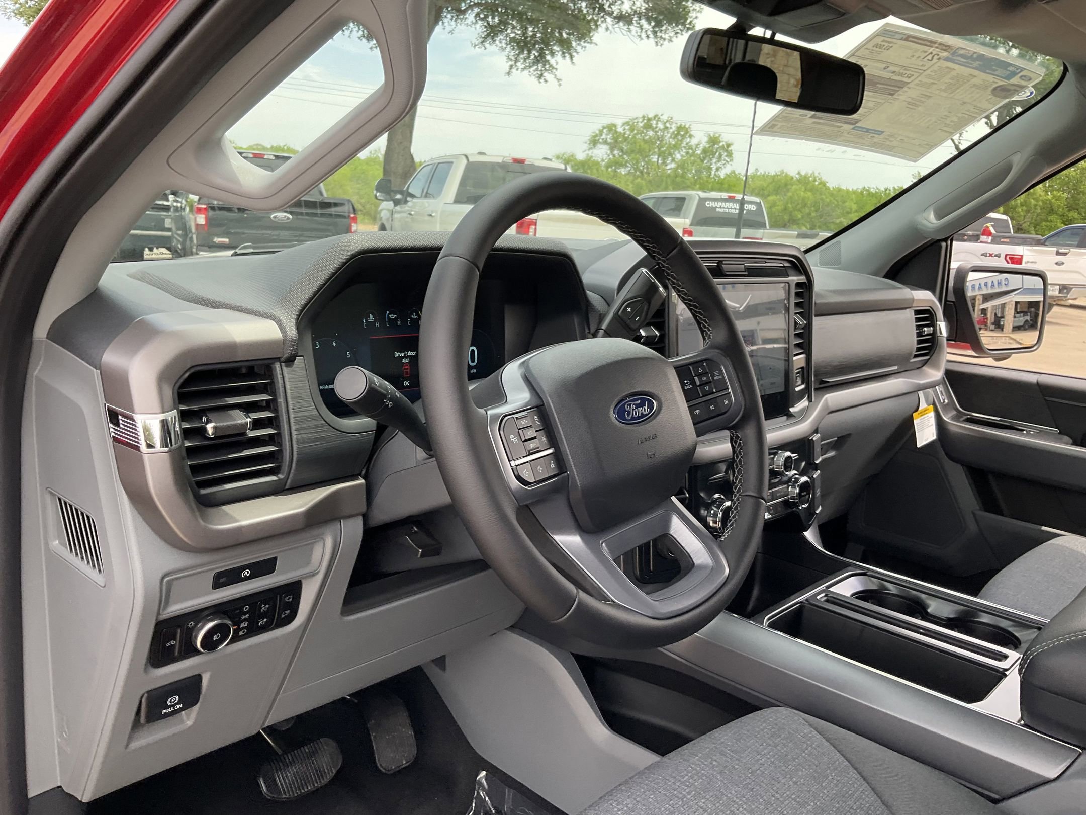 2025 Ford F-150 XLT photo 4