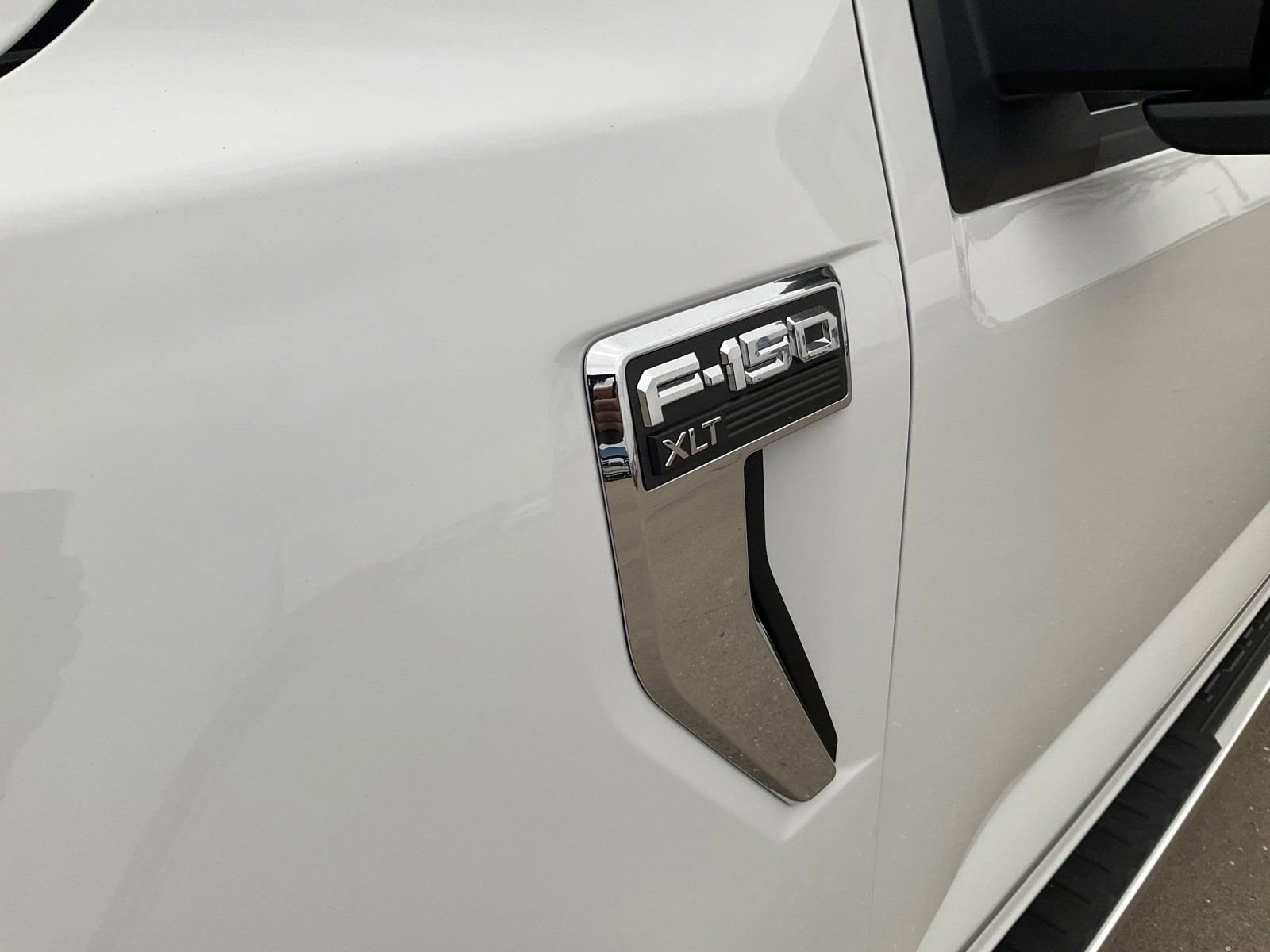 2025 Ford F-150 XLT photo 3