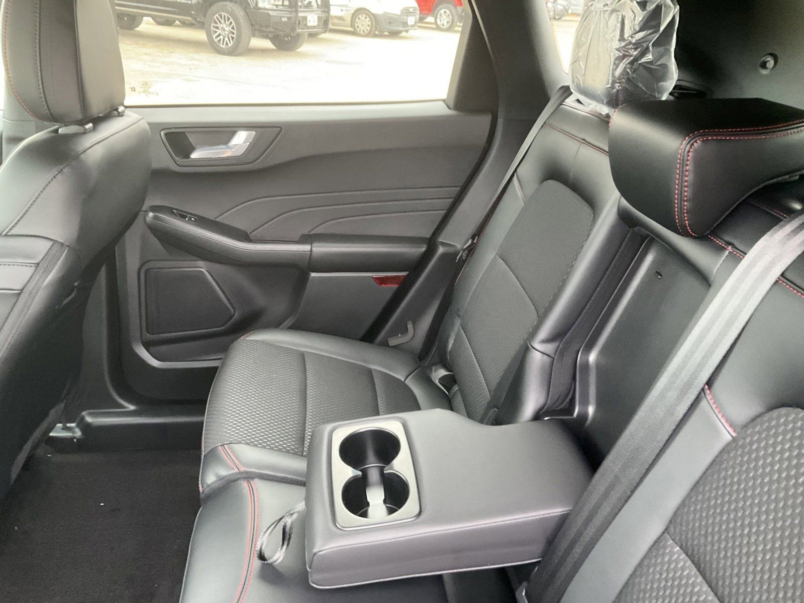 2025 Ford Escape ST-Line photo 2