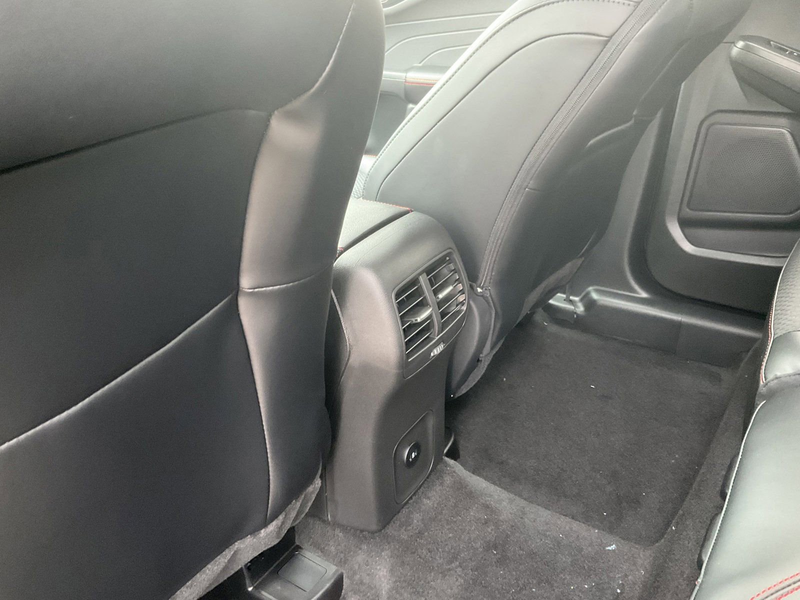 2025 Ford Escape ST-Line photo 3