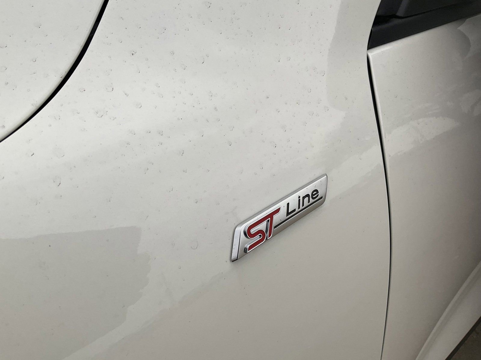 2025 Ford Escape ST-Line photo 3