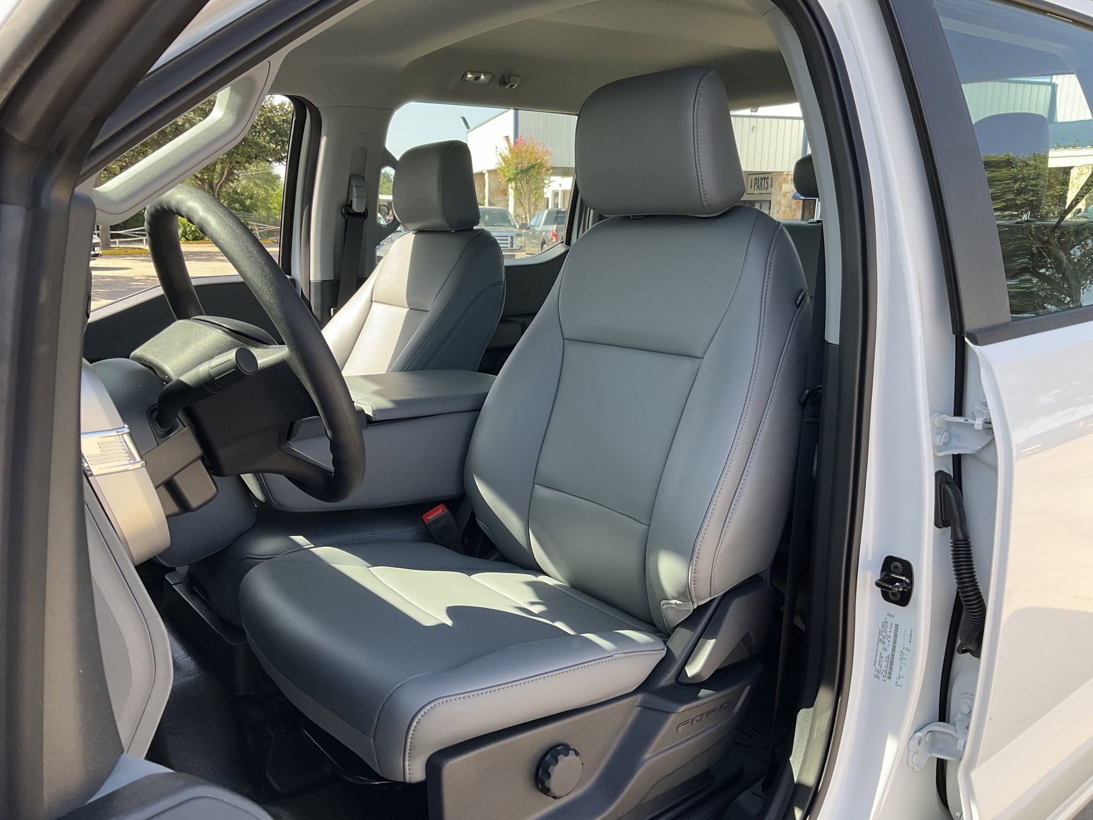 2025 Ford F-350 XL photo 4