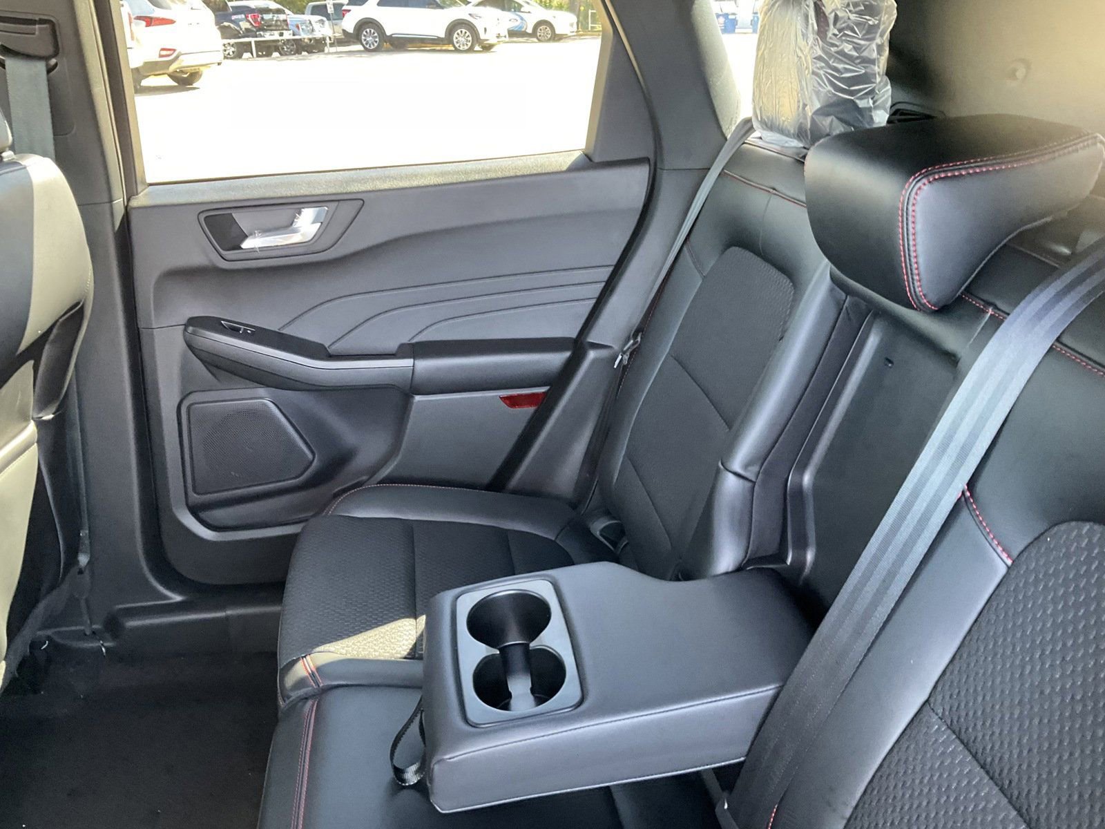2025 Ford Escape ST-Line photo 3