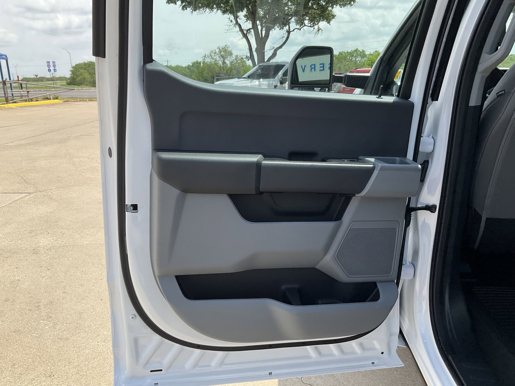 2025 Ford F-350 XL photo 9