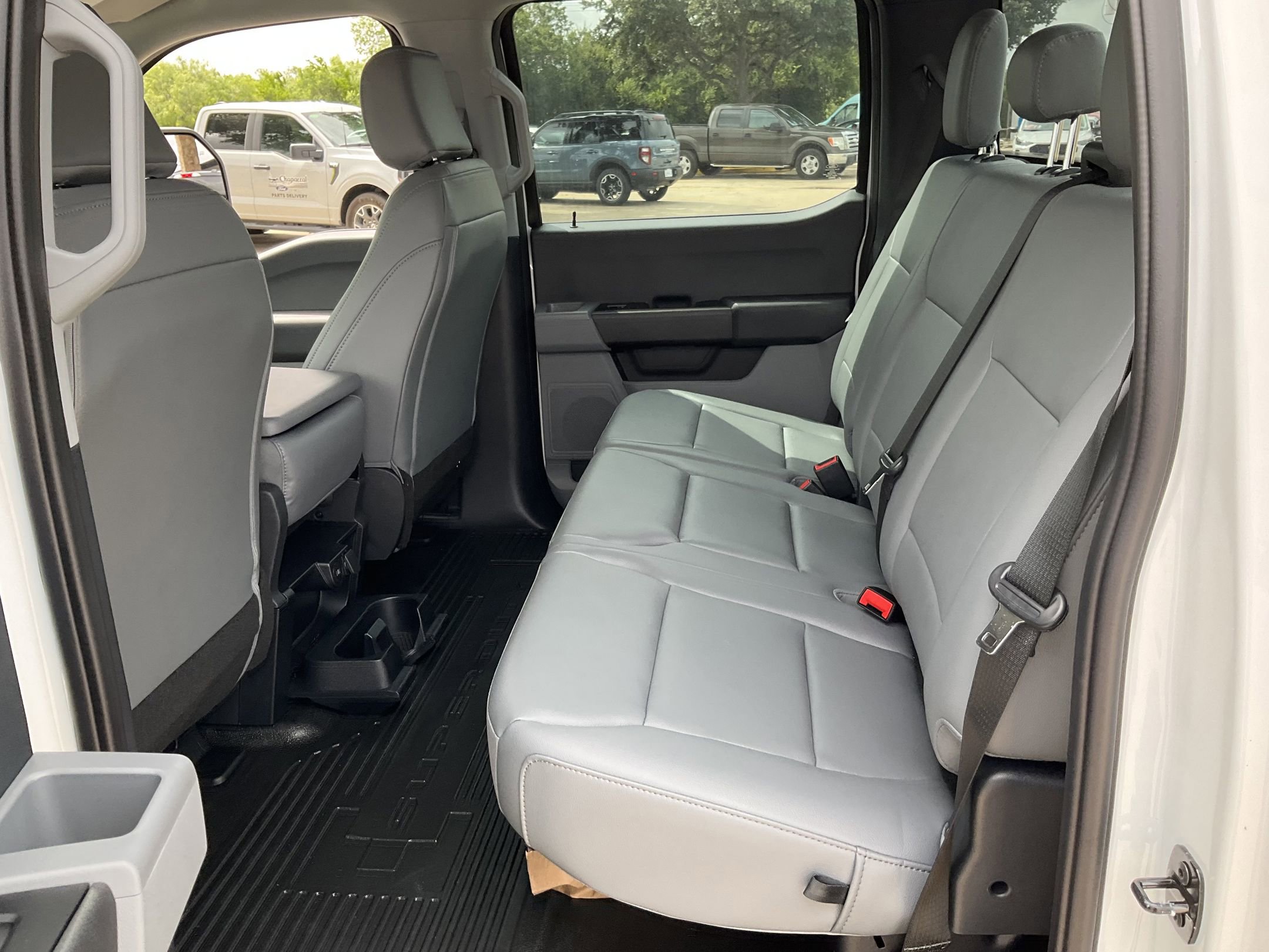 2025 Ford F-350 XL photo 6