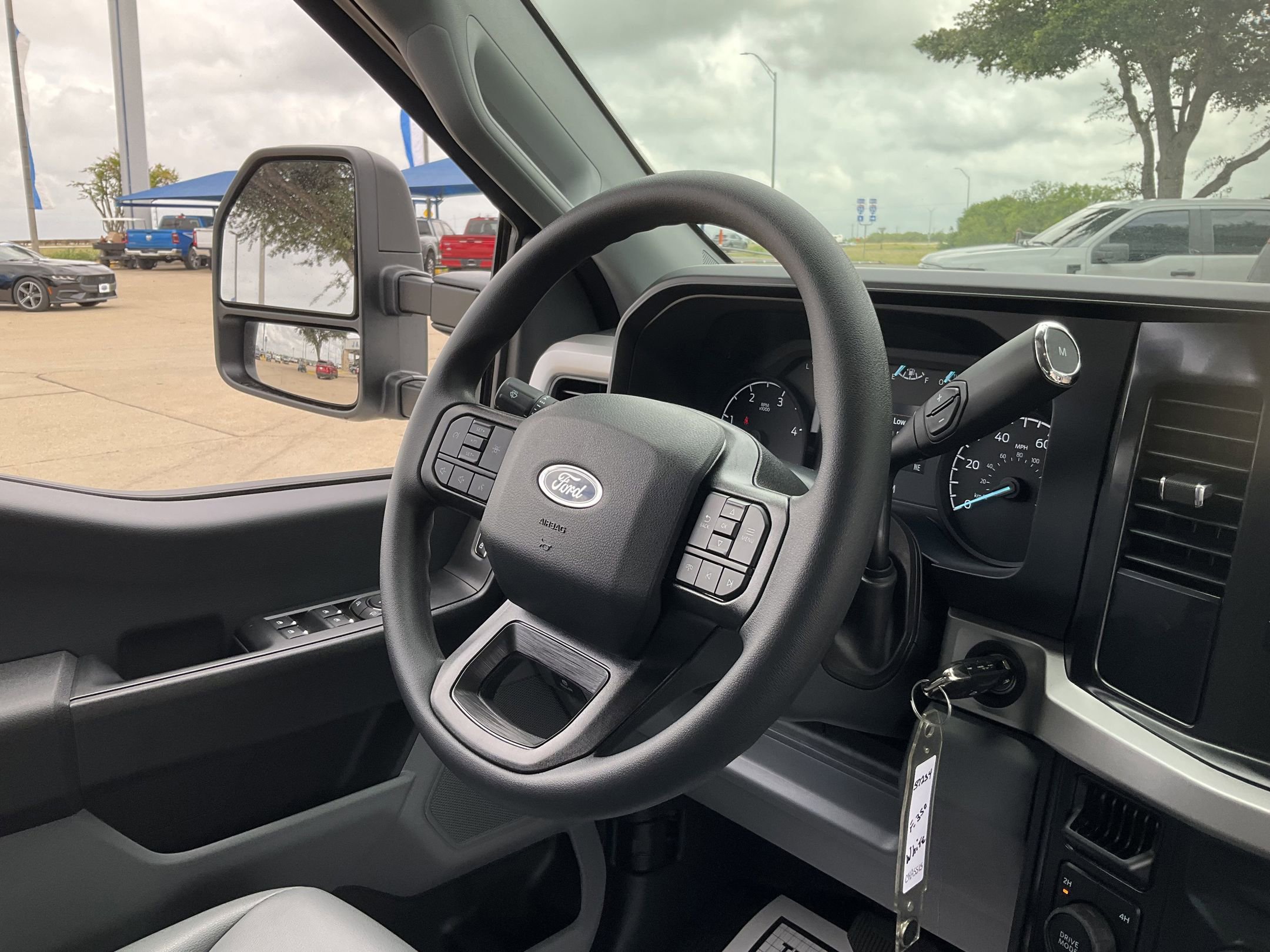 2025 Ford F-350 XL photo 16