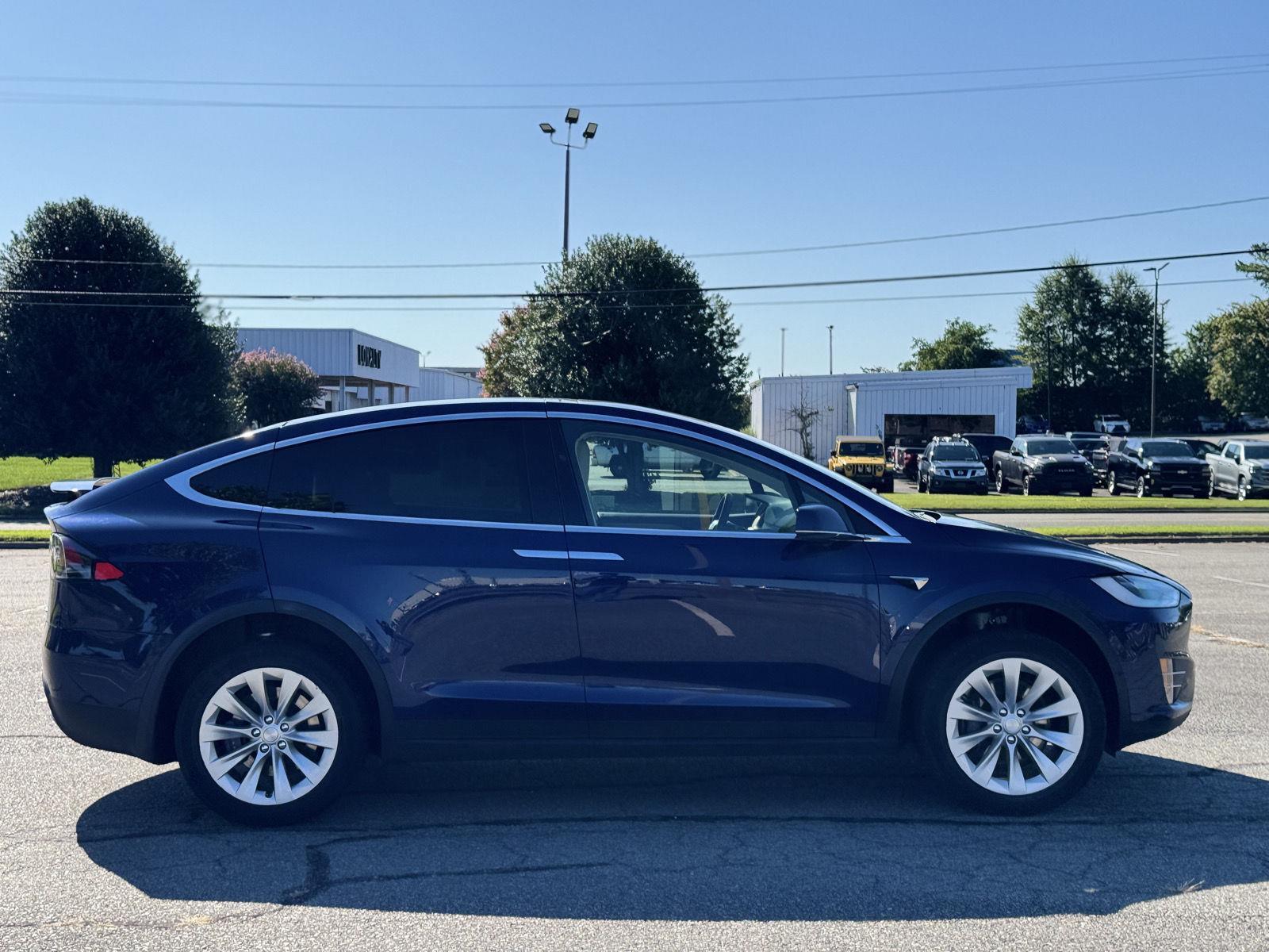 2018 Tesla Model X 75D photo 8