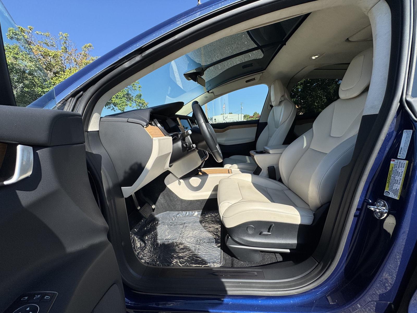 2018 Tesla Model X 75D photo 11