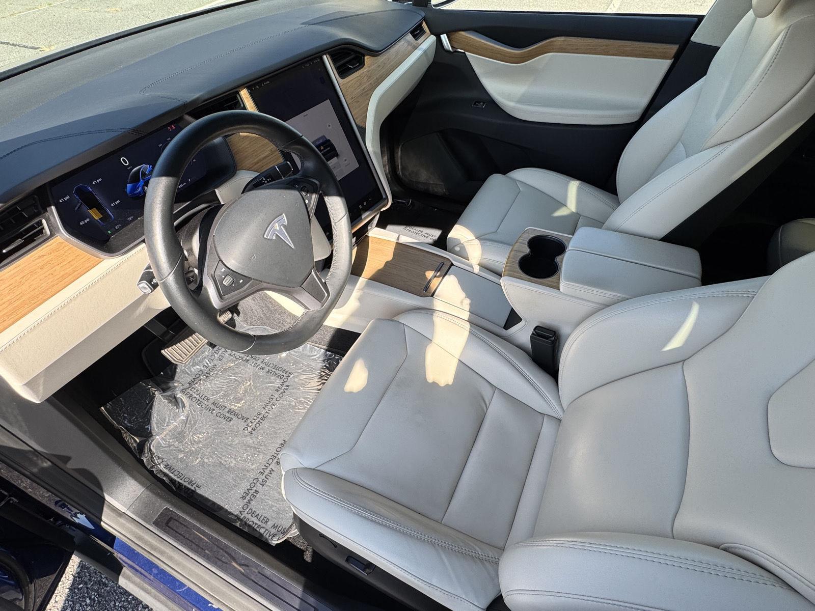 2018 Tesla Model X 75D photo 12