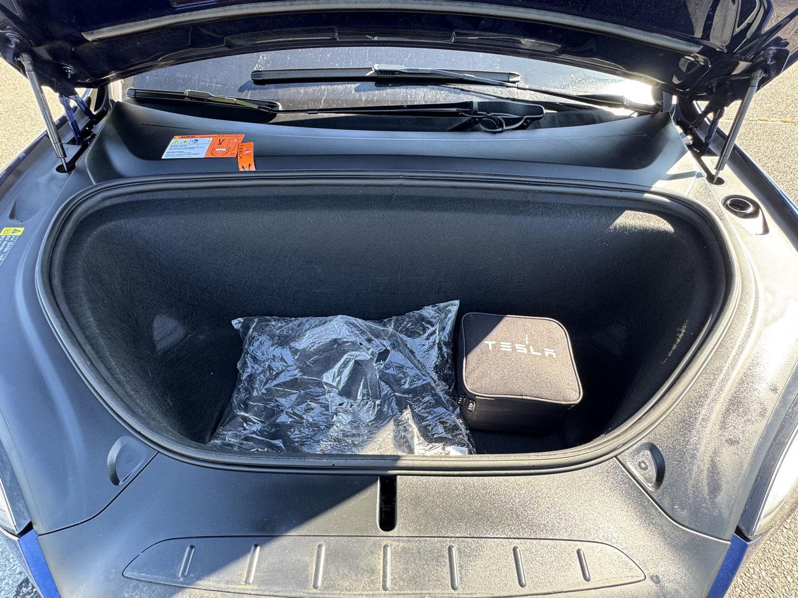 2018 Tesla Model X 75D photo 20