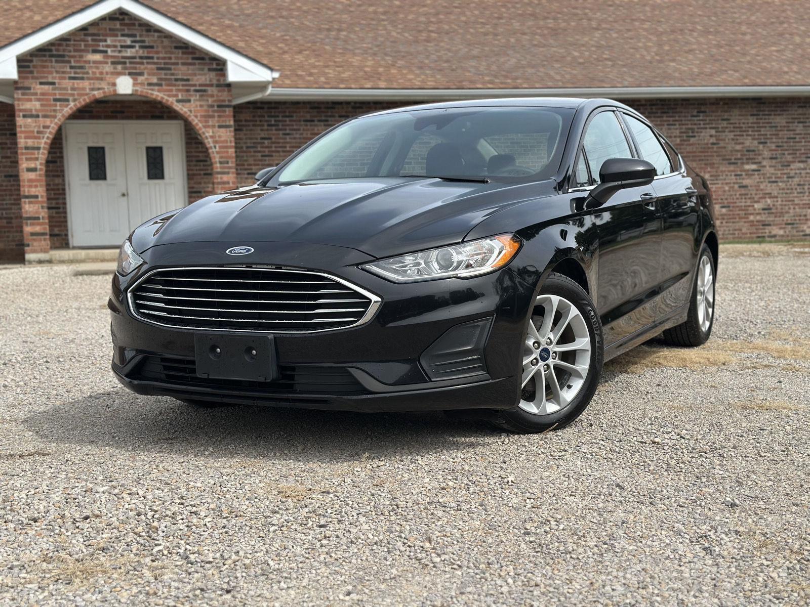 2020 Ford Fusion Hybrid SE photo 3