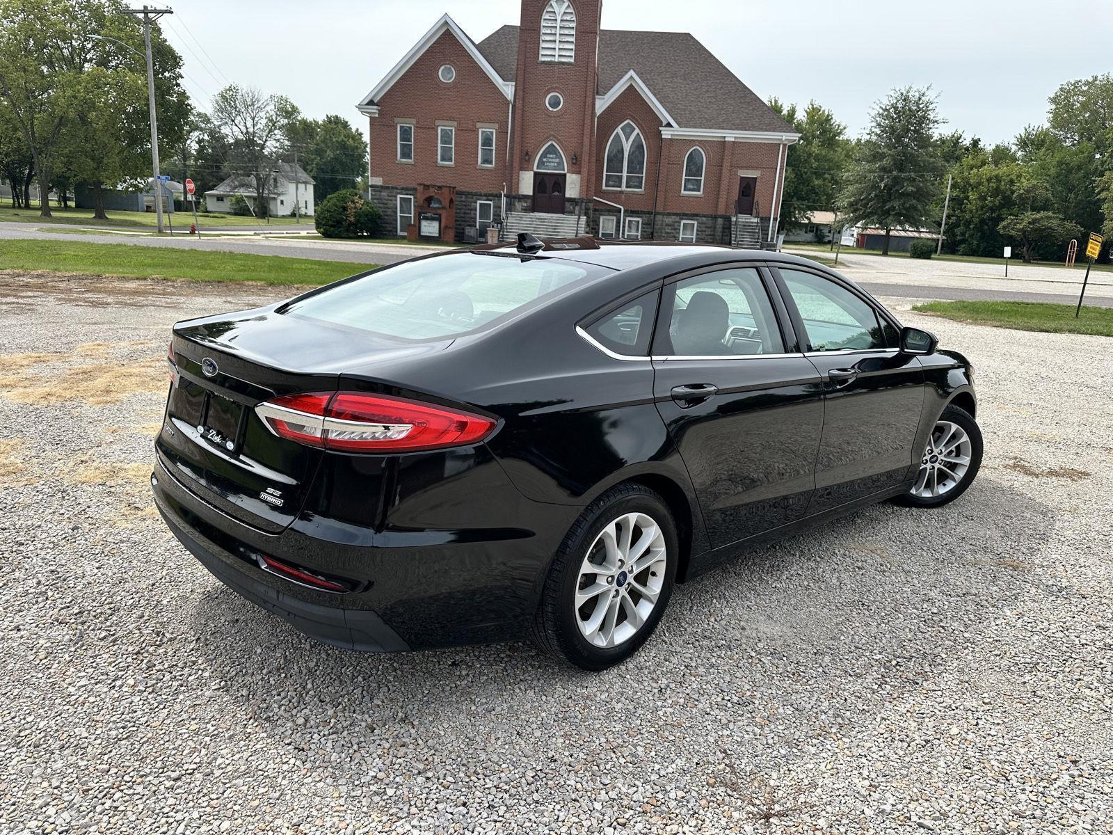 2020 Ford Fusion Hybrid SE photo 6