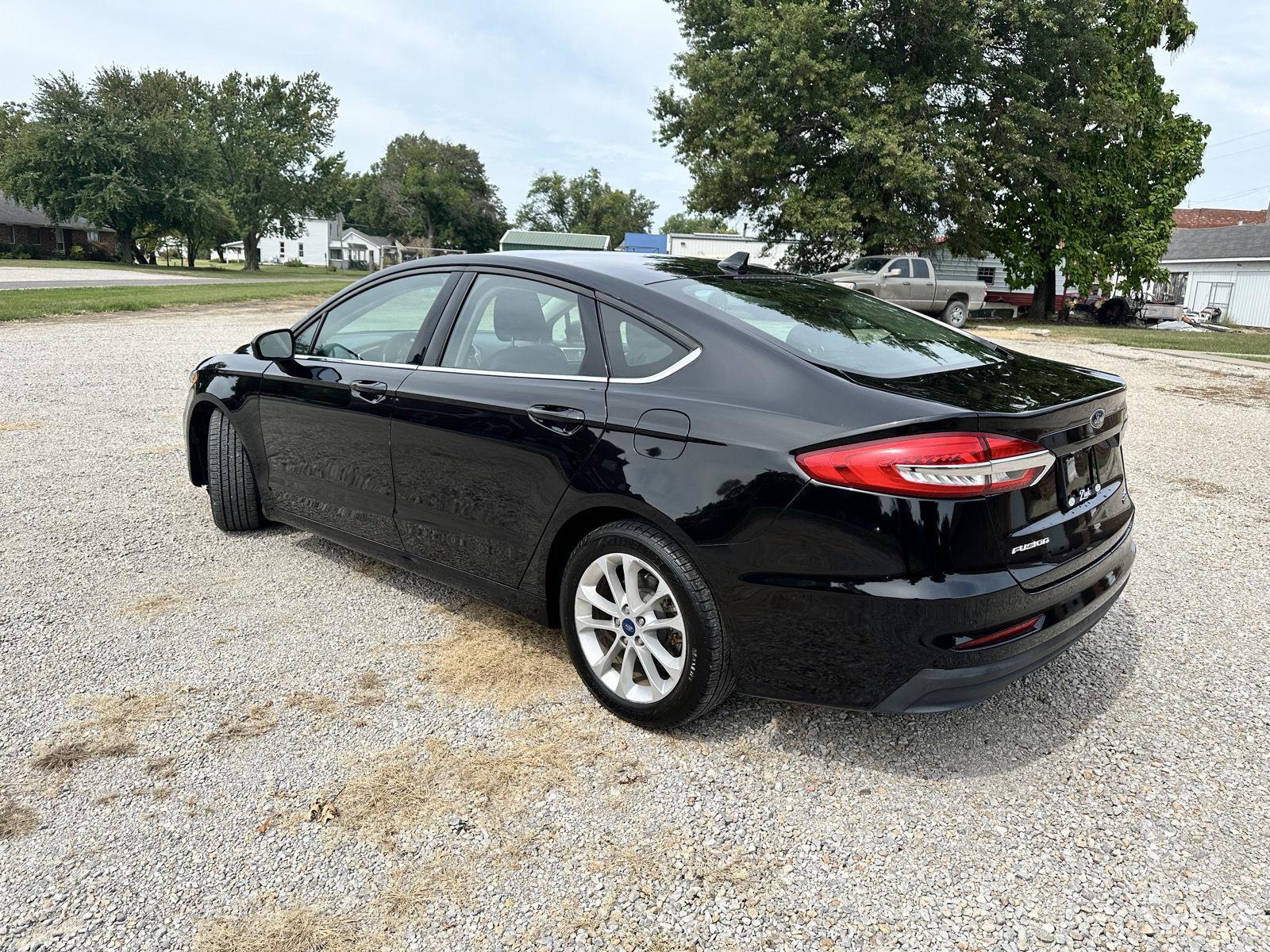 2020 Ford Fusion Hybrid SE photo 8