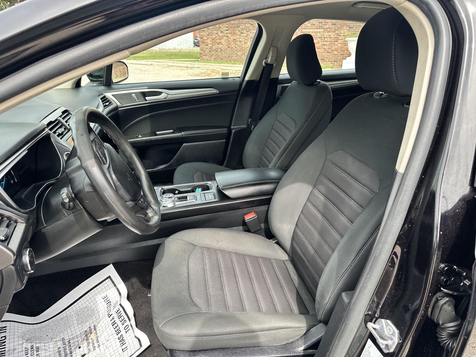 2020 Ford Fusion Hybrid SE photo 11