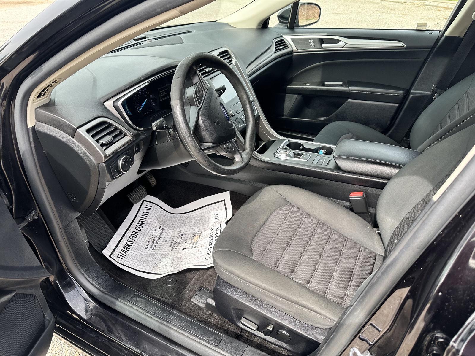 2020 Ford Fusion Hybrid SE photo 13