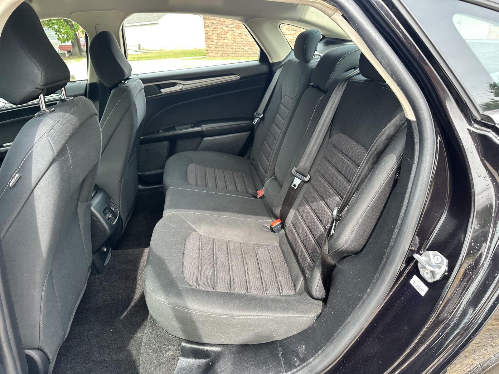 2020 Ford Fusion Hybrid SE photo 15