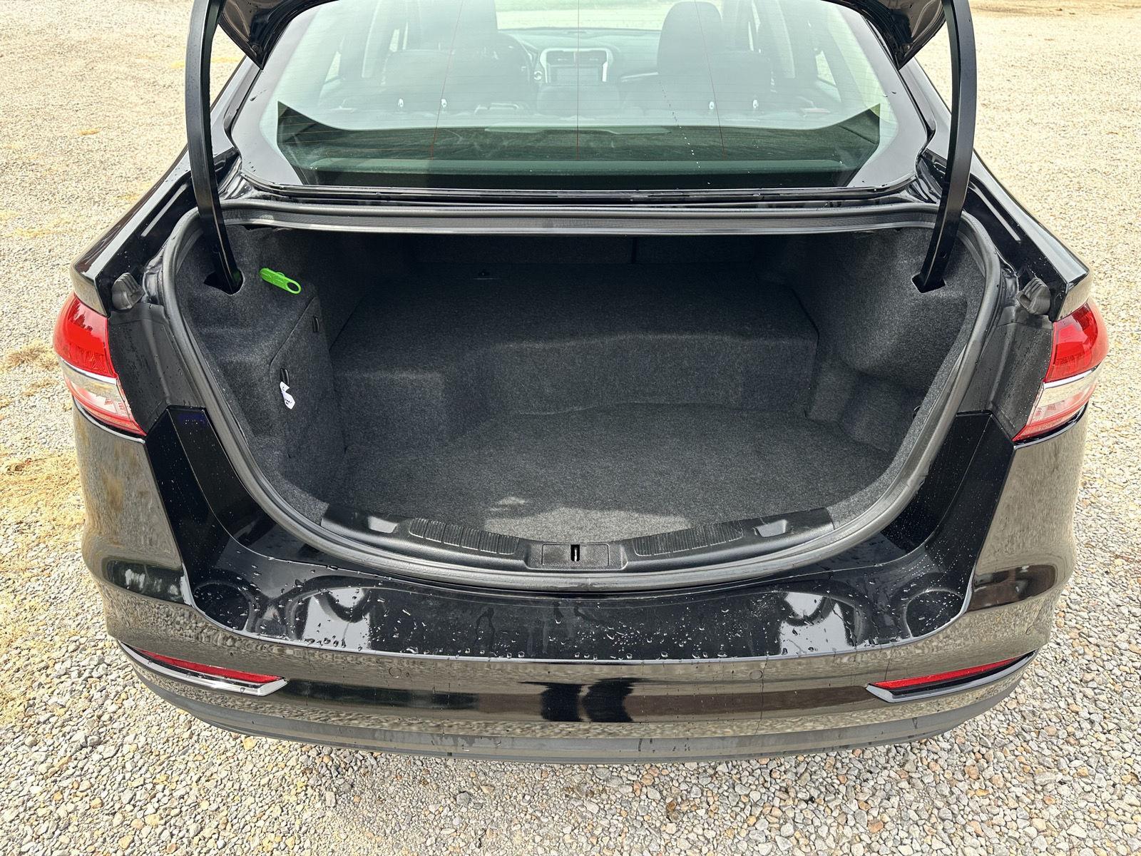 2020 Ford Fusion Hybrid SE photo 16