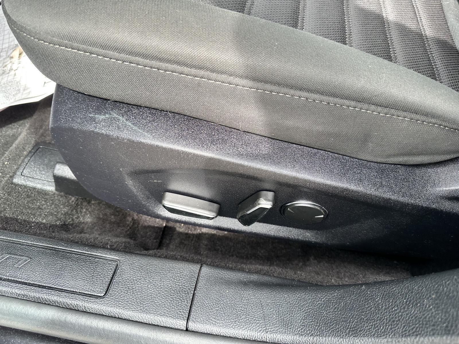 2020 Ford Fusion Hybrid SE photo 24