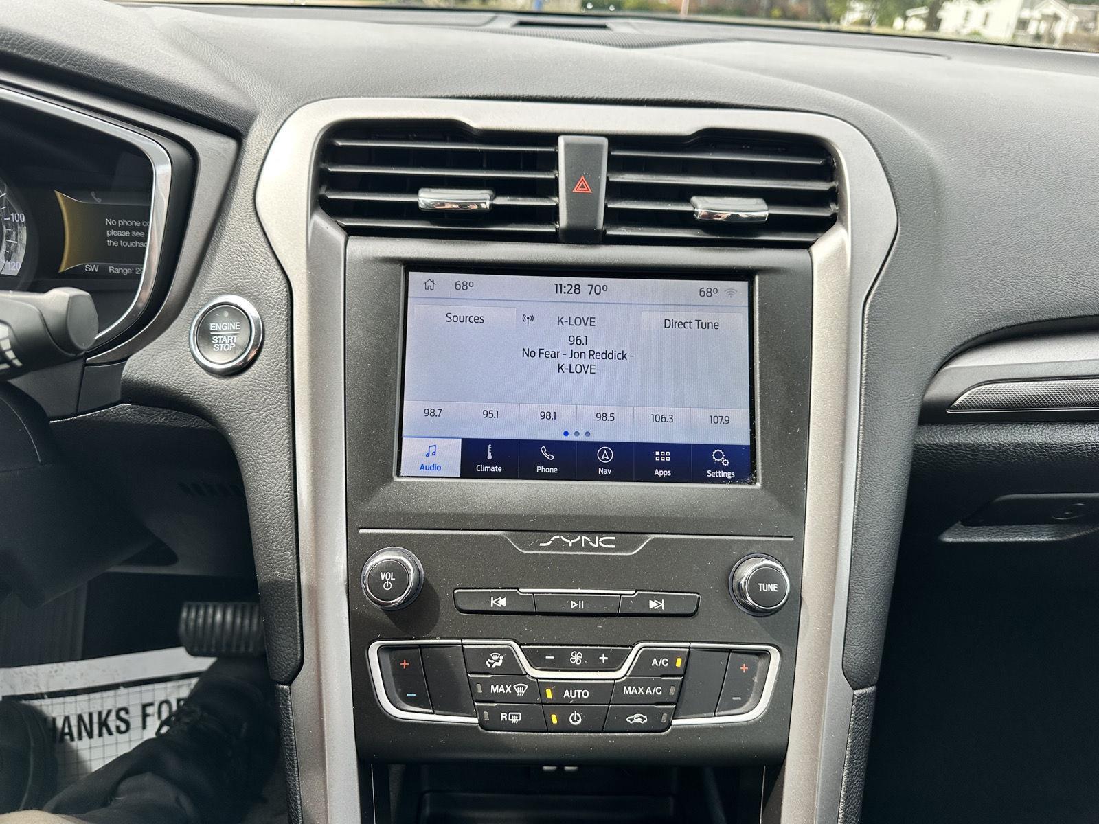 2020 Ford Fusion Hybrid SE photo 30