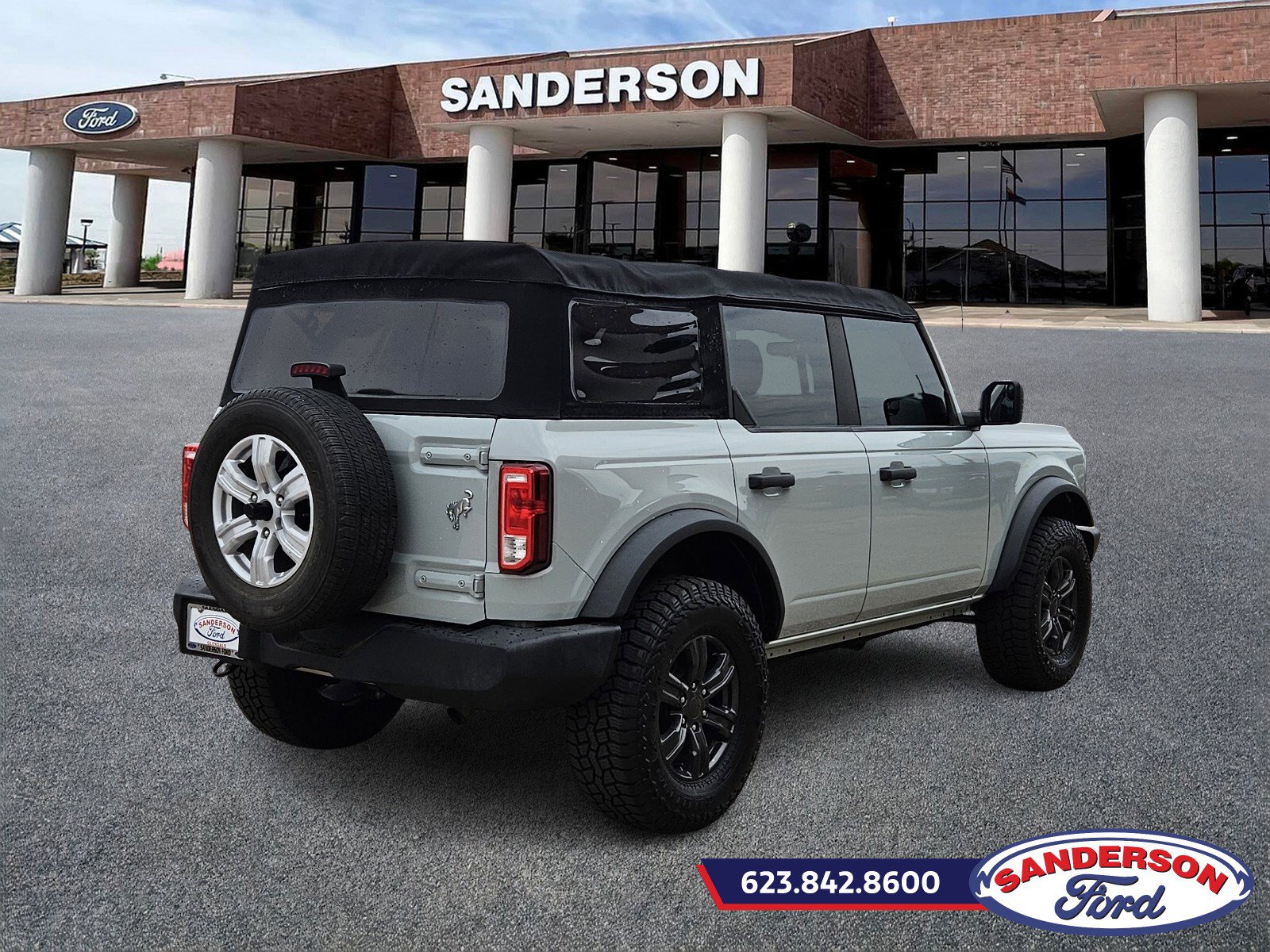 2022 Ford Bronco Base photo 3