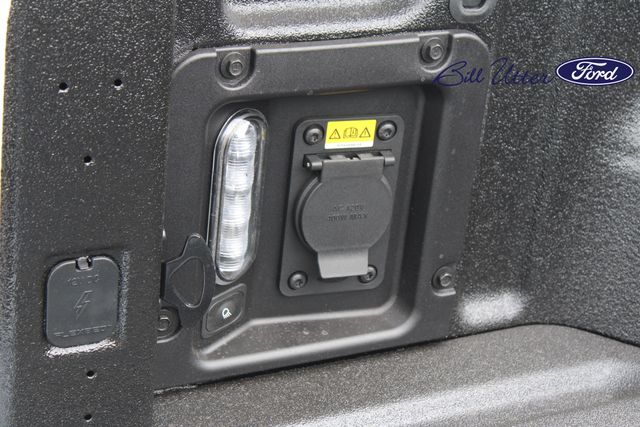 2025 Ford Maverick Lariat photo 6