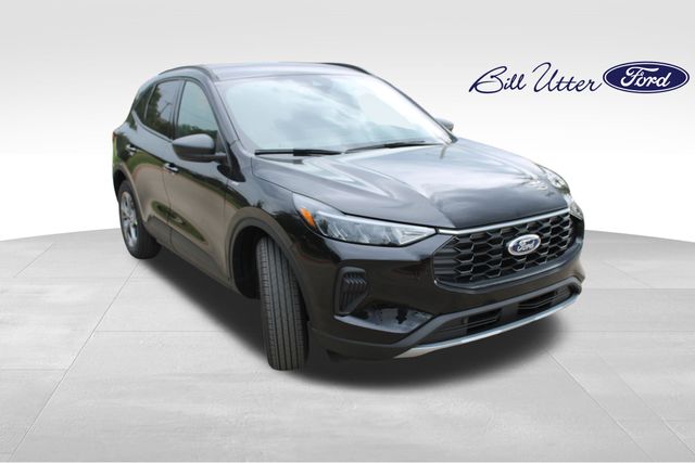 2025 Ford Escape ST-Line photo 2