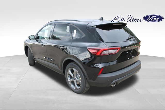 2025 Ford Escape ST-Line photo 4